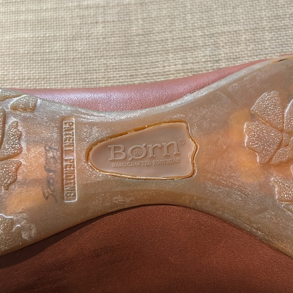 Born Women's Brown Leather Flats - Picture 8 of 9